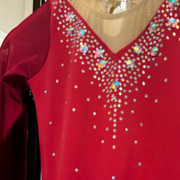 Red costume Crystal embellishment. - Picture 6 of 6
